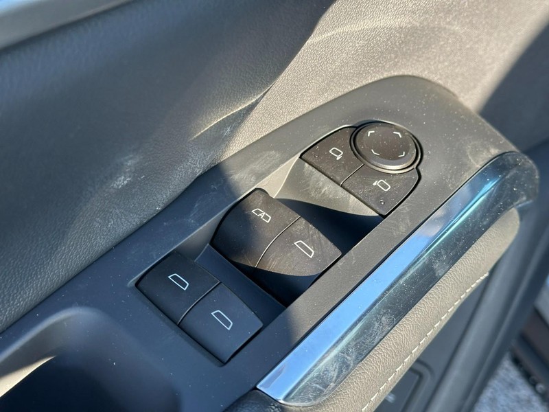 Chevrolet Traverse Vehicle Full-screen Gallery Image 10