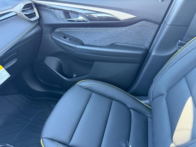 Chevrolet TrailBlazer Vehicle Full-screen Gallery Image 16