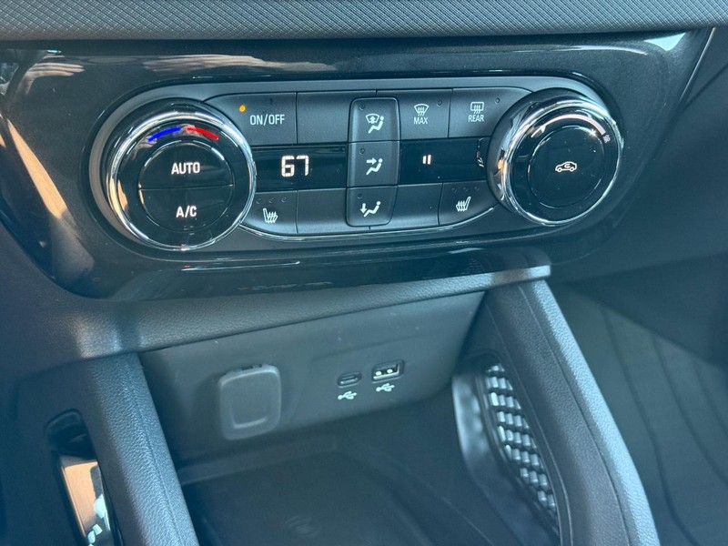 Chevrolet TrailBlazer Vehicle Full-screen Gallery Image 13