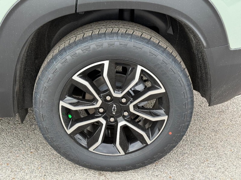 Chevrolet TrailBlazer Vehicle Full-screen Gallery Image 4