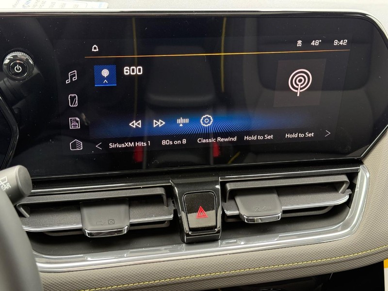 Chevrolet TrailBlazer Vehicle Full-screen Gallery Image 12