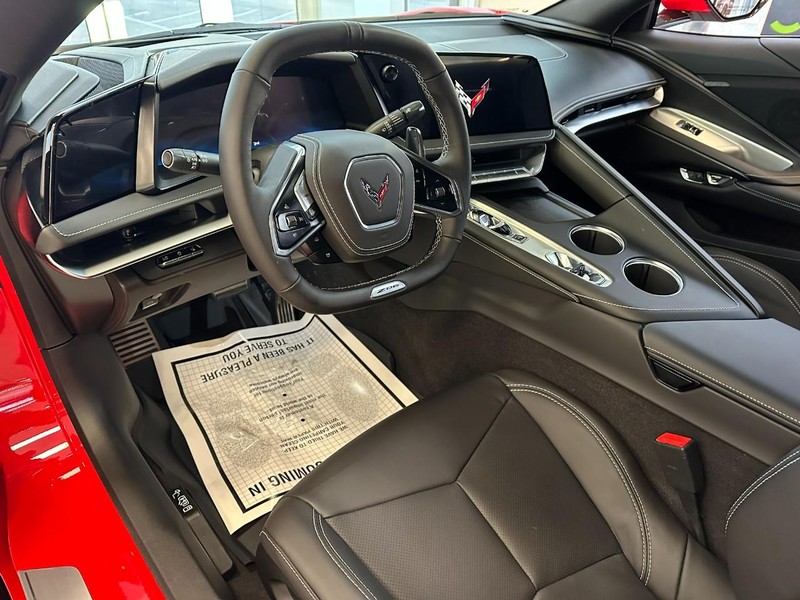 Chevrolet Corvette Vehicle Full-screen Gallery Image 6