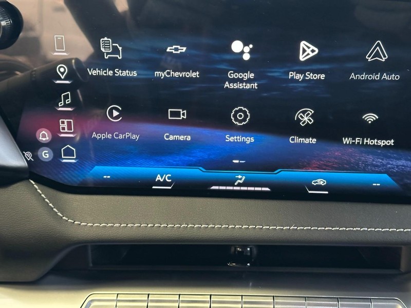 Chevrolet Corvette Vehicle Full-screen Gallery Image 12