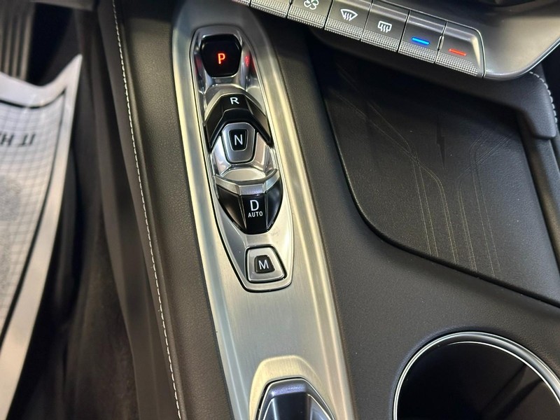 Chevrolet Corvette Vehicle Full-screen Gallery Image 14