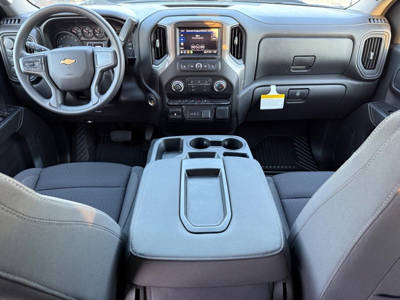 Chevrolet Silverado 1500 Vehicle Full-screen Gallery Image 6