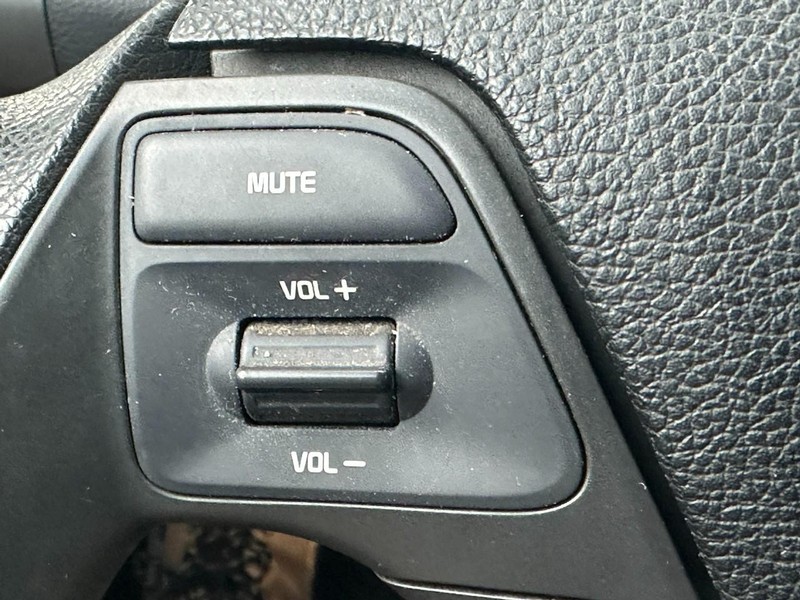 Kia Forte Vehicle Full-screen Gallery Image 17