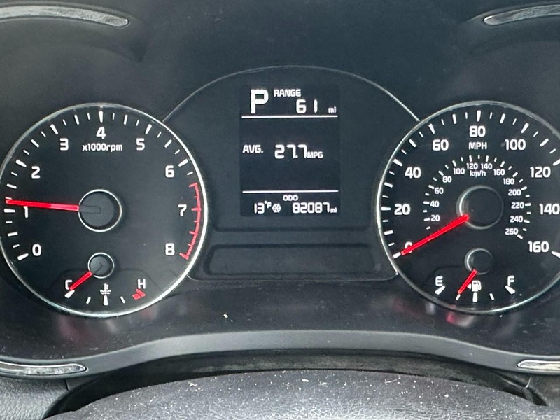 Kia Forte Vehicle Full-screen Gallery Image 19