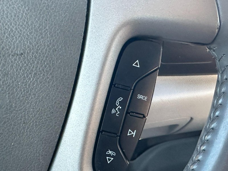 Chevrolet Silverado 1500 Vehicle Full-screen Gallery Image 18