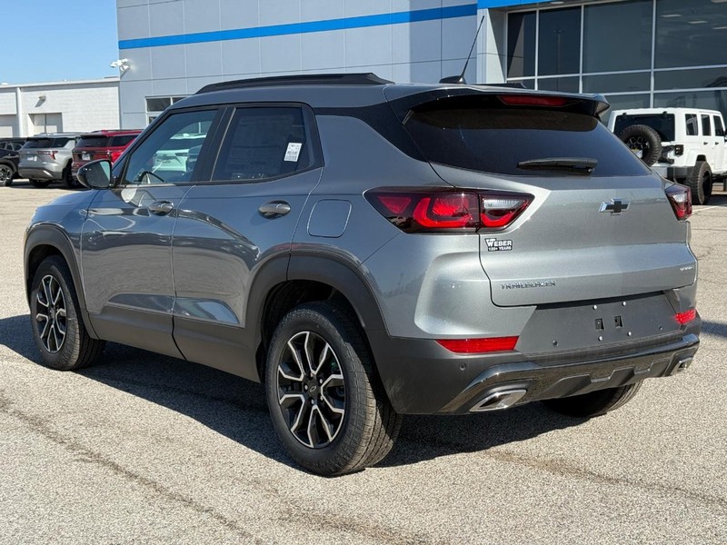 Chevrolet TrailBlazer Vehicle Full-screen Gallery Image 3