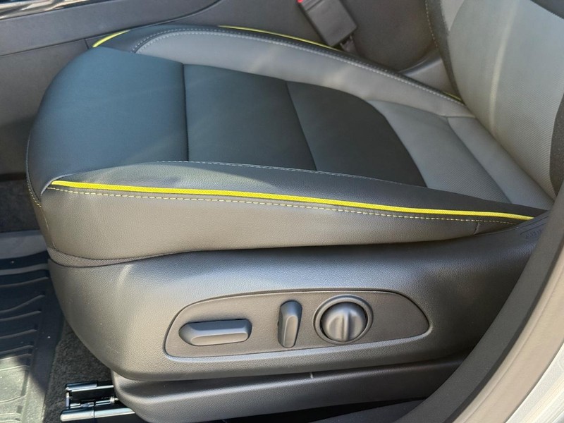 Chevrolet TrailBlazer Vehicle Full-screen Gallery Image 18