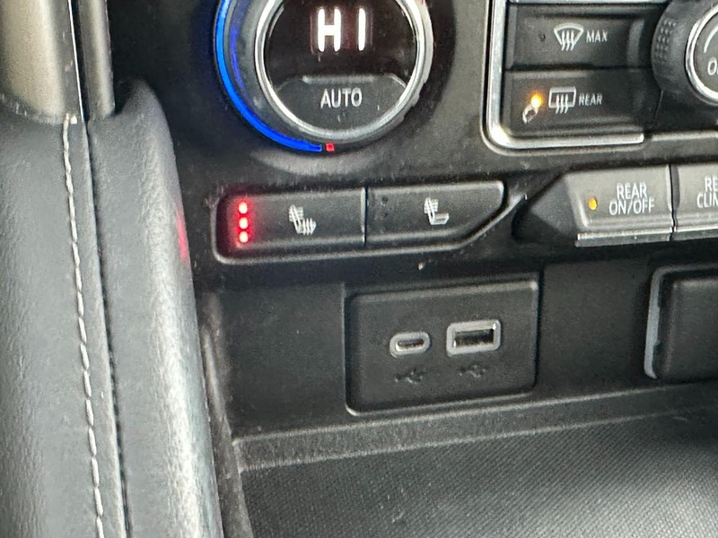 Chevrolet Tahoe Vehicle Full-screen Gallery Image 21