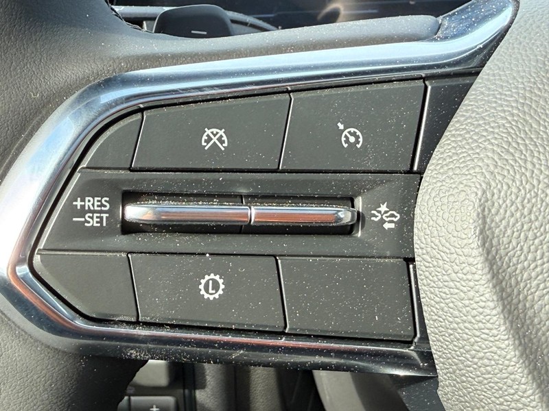 Chevrolet Suburban Vehicle Full-screen Gallery Image 13