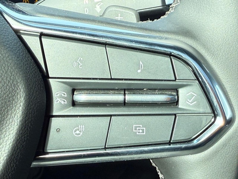 Chevrolet Suburban Vehicle Full-screen Gallery Image 14