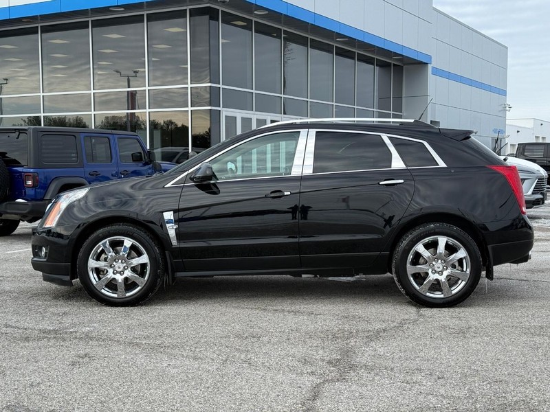 Cadillac SRX Vehicle Full-screen Gallery Image 2