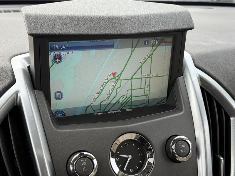 Cadillac SRX Vehicle Full-screen Gallery Image 18