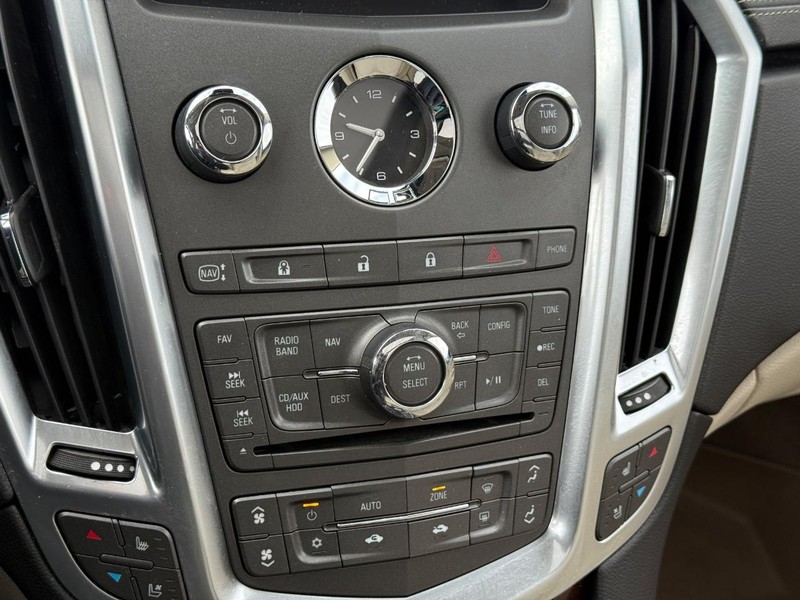 Cadillac SRX Vehicle Full-screen Gallery Image 20