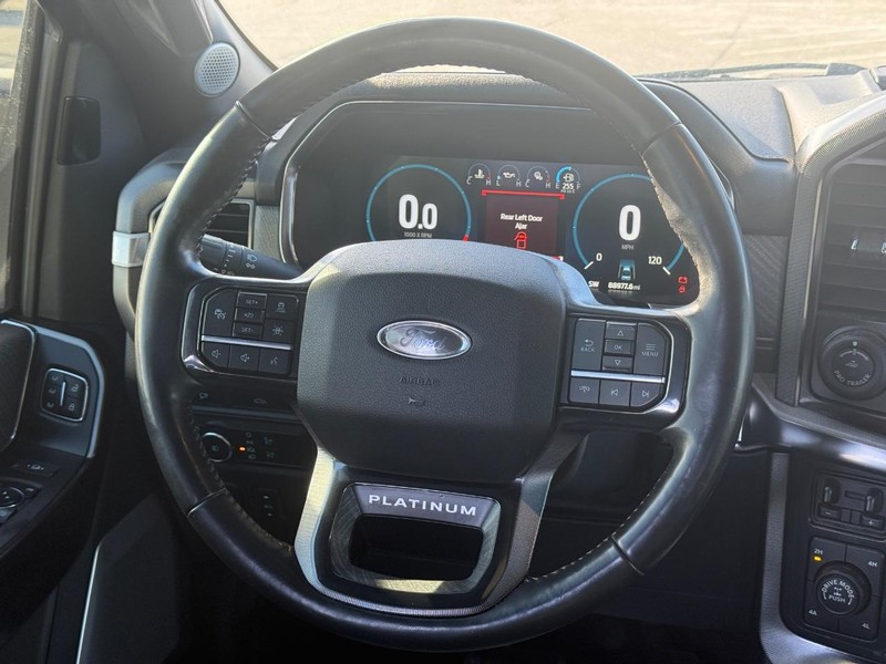 Ford F-150 Vehicle Full-screen Gallery Image 14