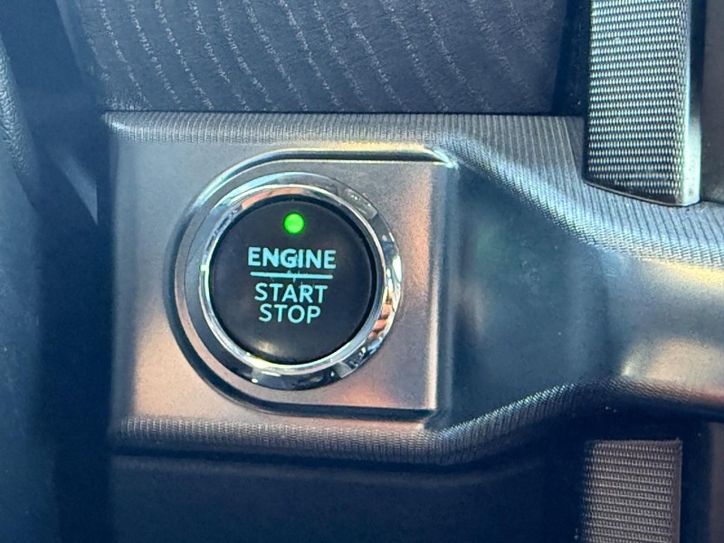 Ford F-150 Vehicle Full-screen Gallery Image 17