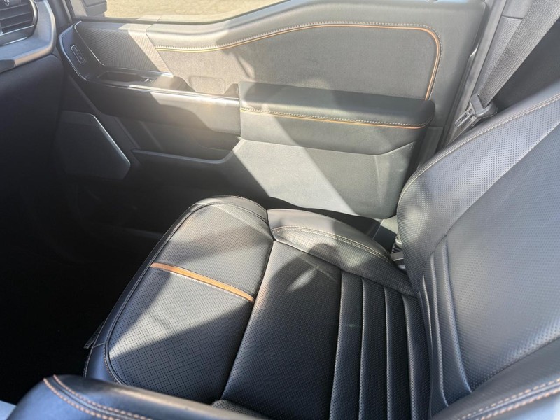 Ford F-150 Vehicle Full-screen Gallery Image 26