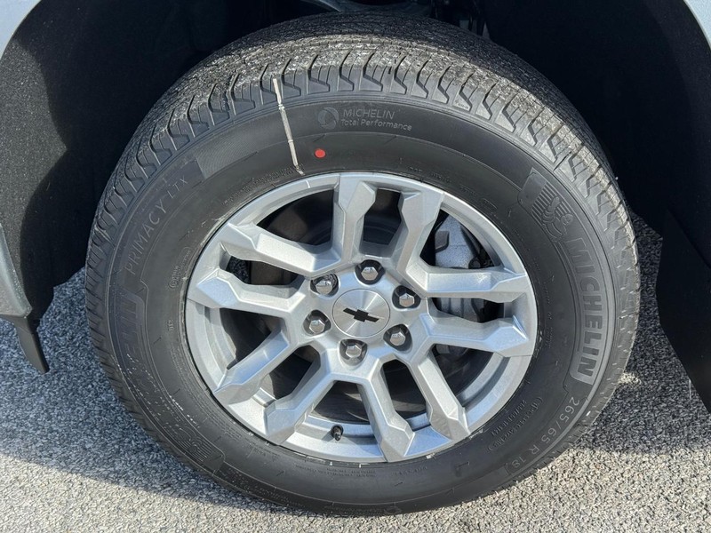 Chevrolet Silverado 1500 Vehicle Full-screen Gallery Image 4