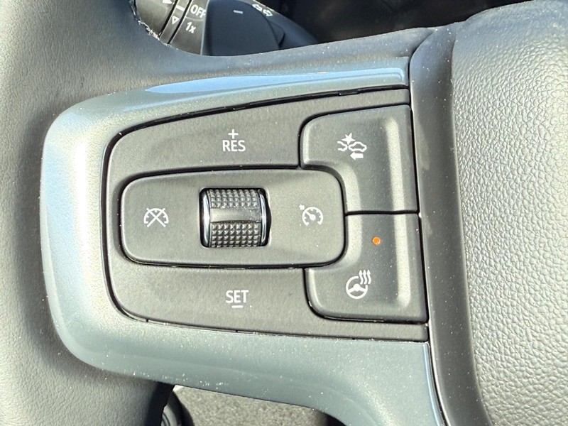 Chevrolet Silverado 1500 Vehicle Full-screen Gallery Image 8