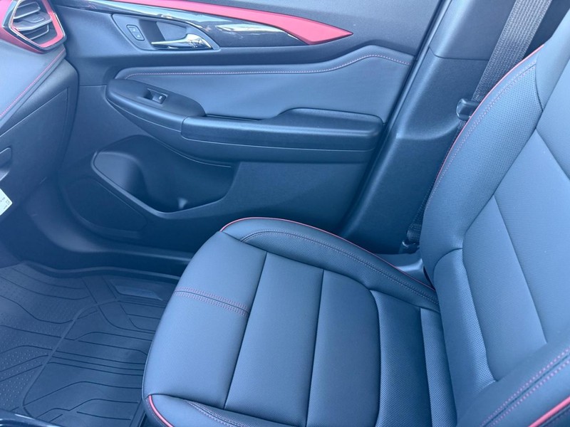 Chevrolet TrailBlazer Vehicle Full-screen Gallery Image 15