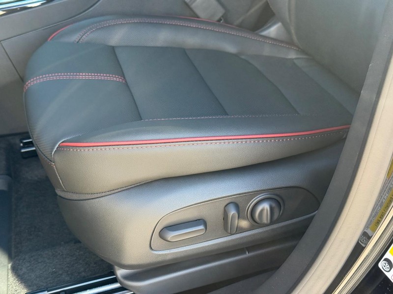 Chevrolet TrailBlazer Vehicle Full-screen Gallery Image 17