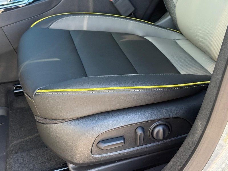 Chevrolet TrailBlazer Vehicle Full-screen Gallery Image 17