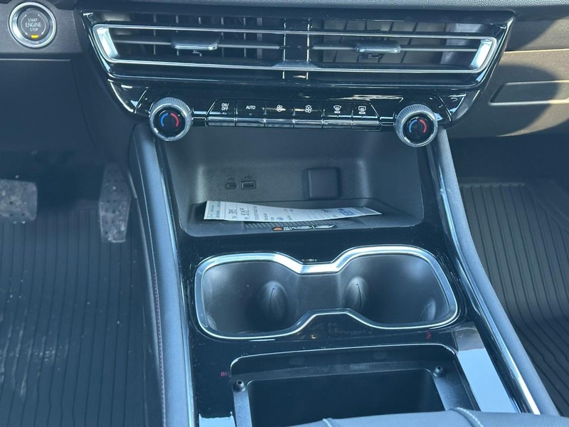 Chevrolet Traverse Vehicle Full-screen Gallery Image 10