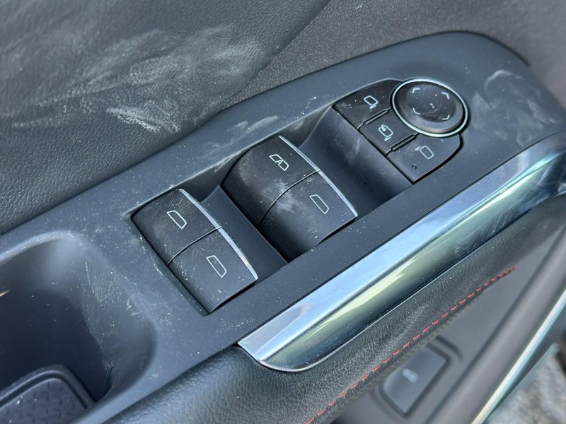 Chevrolet Traverse Vehicle Full-screen Gallery Image 11