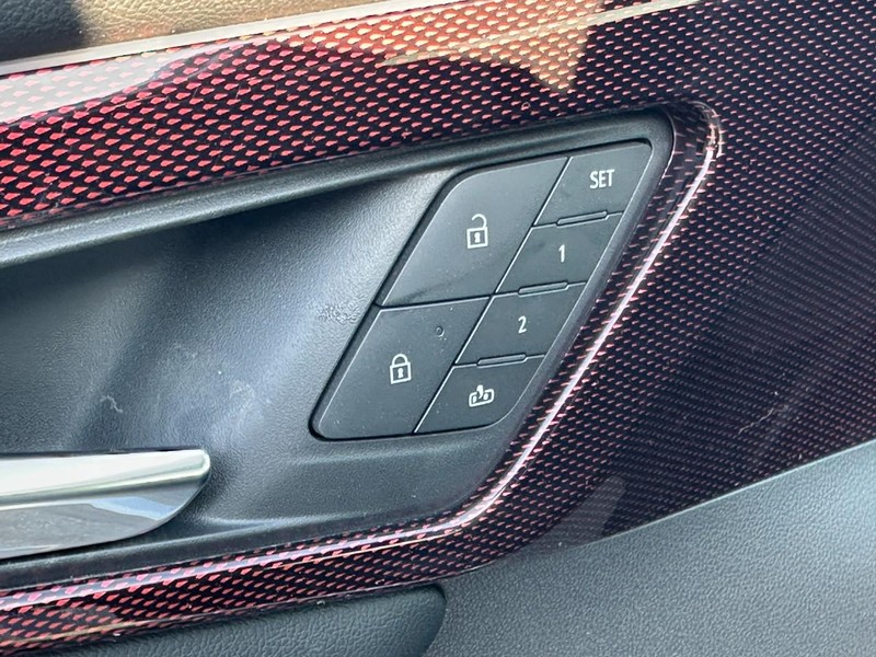 Chevrolet Traverse Vehicle Full-screen Gallery Image 12