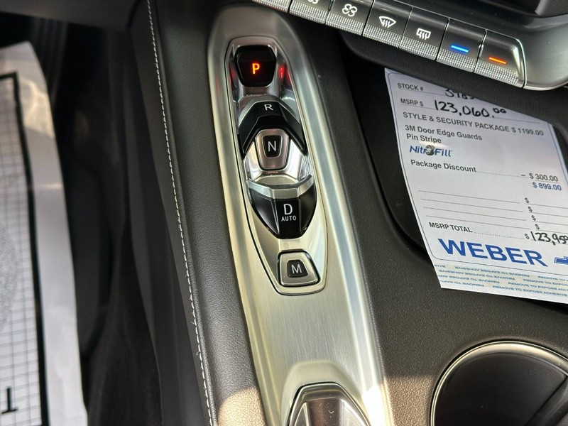 Chevrolet Corvette Vehicle Full-screen Gallery Image 14