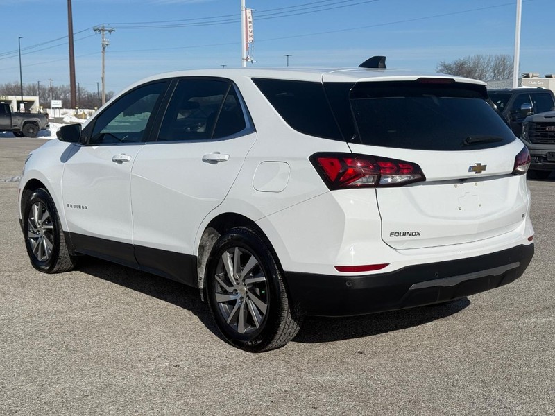 Chevrolet Equinox Vehicle Full-screen Gallery Image 3