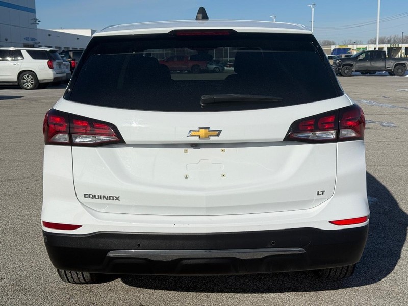 Chevrolet Equinox Vehicle Full-screen Gallery Image 4
