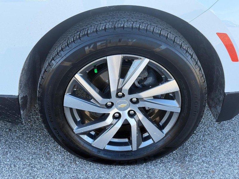 Chevrolet Equinox Vehicle Full-screen Gallery Image 7