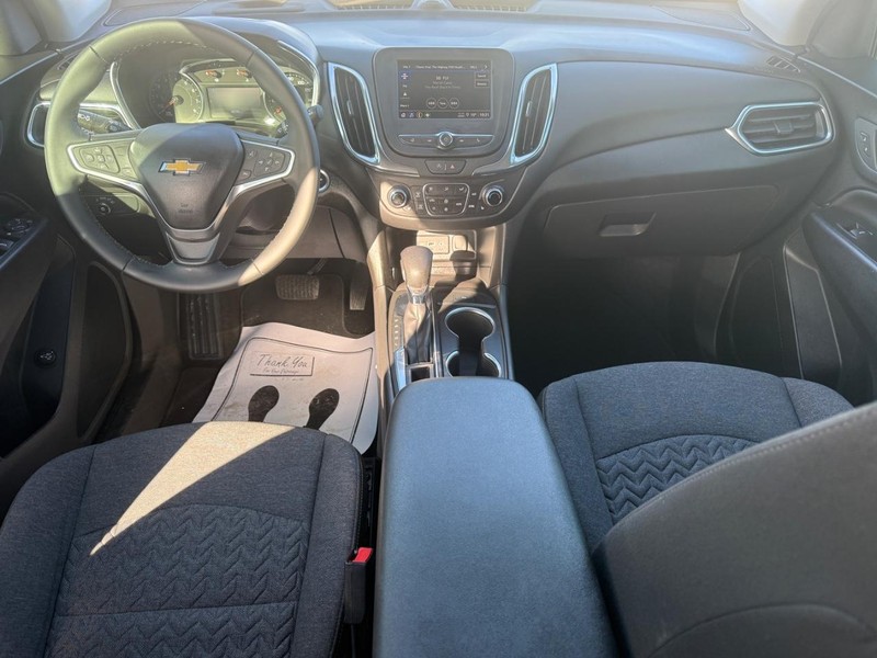 Chevrolet Equinox Vehicle Full-screen Gallery Image 11