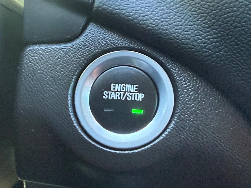 Chevrolet Equinox Vehicle Full-screen Gallery Image 15