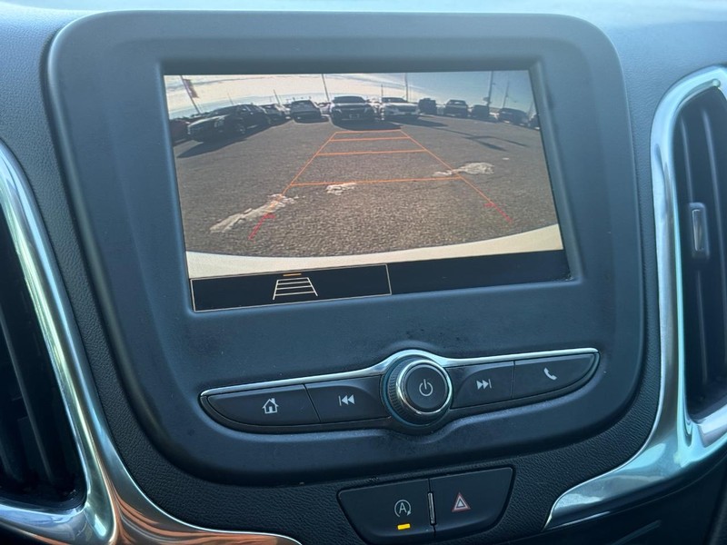 Chevrolet Equinox Vehicle Full-screen Gallery Image 17