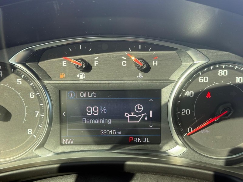 Chevrolet Equinox Vehicle Full-screen Gallery Image 21