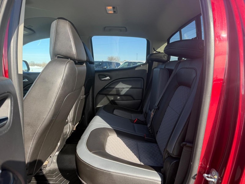 Chevrolet Colorado Vehicle Full-screen Gallery Image 10