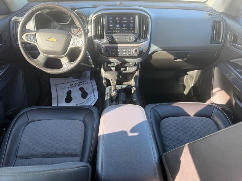 Chevrolet Colorado Vehicle Full-screen Gallery Image 11