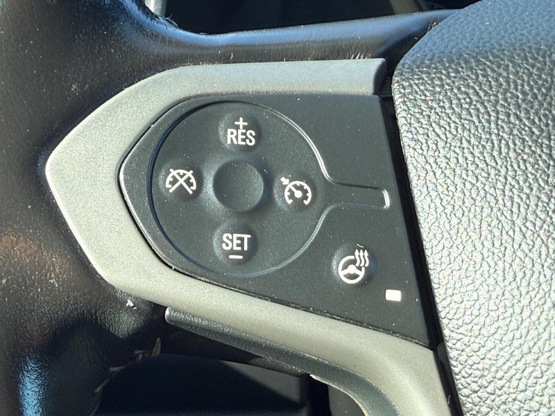 Chevrolet Colorado Vehicle Full-screen Gallery Image 13