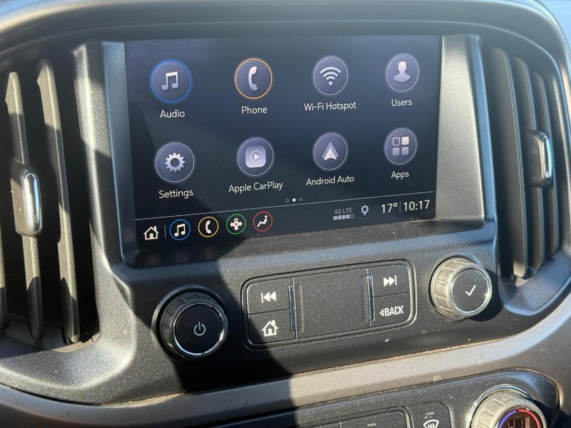 Chevrolet Colorado Vehicle Full-screen Gallery Image 15