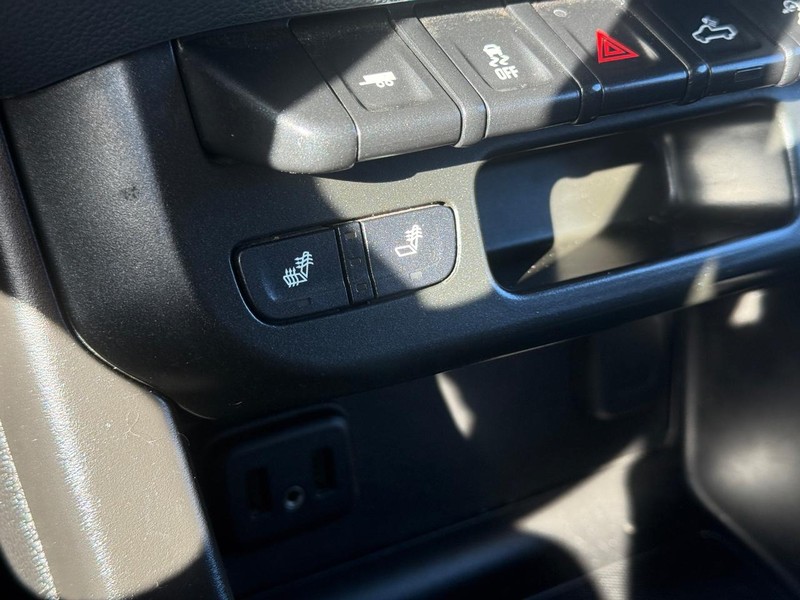 Chevrolet Colorado Vehicle Full-screen Gallery Image 18