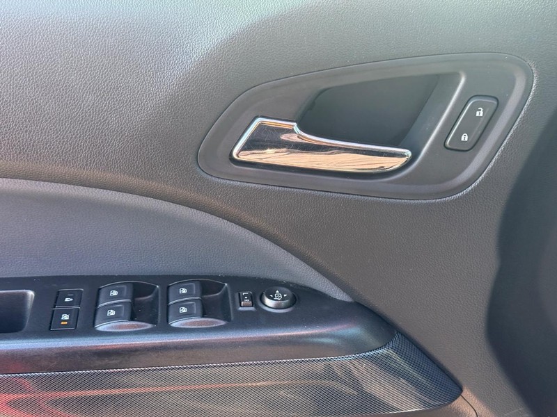 Chevrolet Colorado Vehicle Full-screen Gallery Image 23