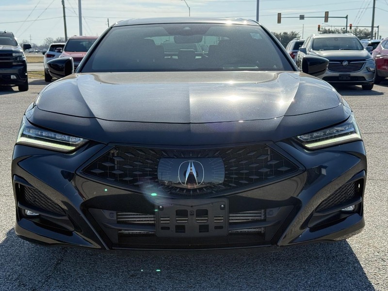 Acura TLX Vehicle Full-screen Gallery Image 09