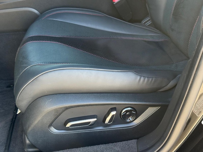 Acura TLX Vehicle Full-screen Gallery Image 27