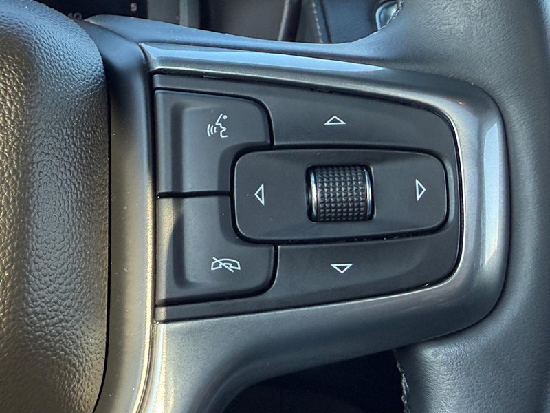 Chevrolet Tahoe Vehicle Full-screen Gallery Image 16