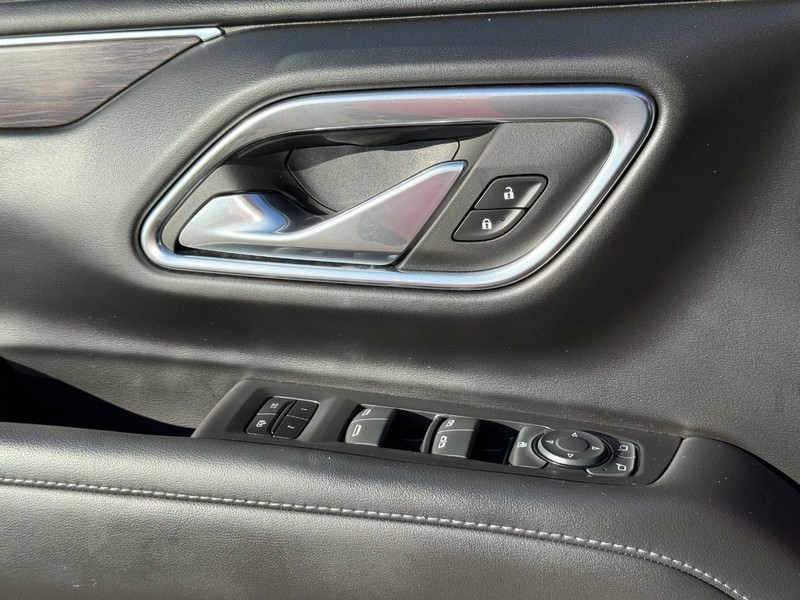 Chevrolet Tahoe Vehicle Full-screen Gallery Image 25