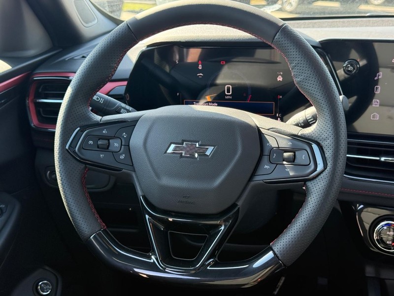 Chevrolet TrailBlazer Vehicle Full-screen Gallery Image 8